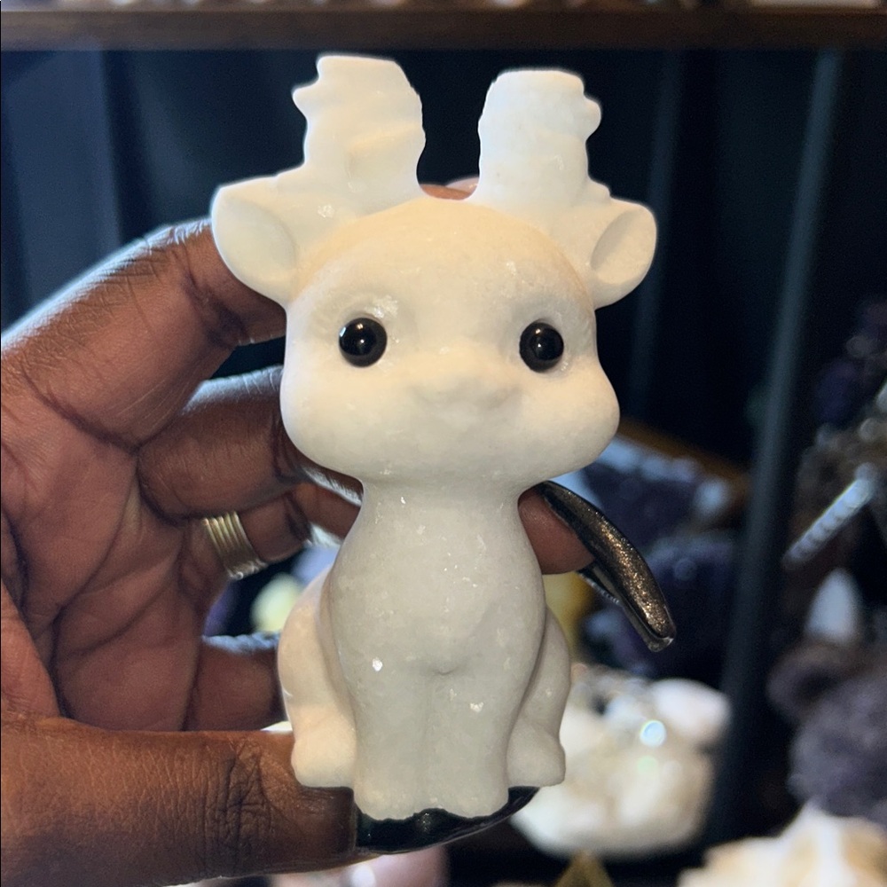 Adorable White Jade reindeer carving